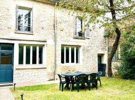 Maison Le Clos des Cerfs by La Boîte En Plus, hotel di Senlis