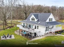 Country Home with Hot Tub Fire Pit for 10 Guests