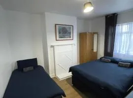 Comfort Triple Room near Airport - 4