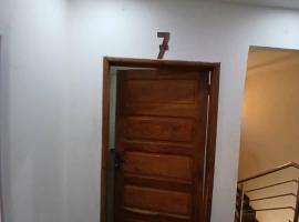 Wizzos Guesthouse, hotel v destinácii Sukuta