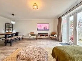 Newly Renovated Brightlingsea 3BDR Coastal Retreat