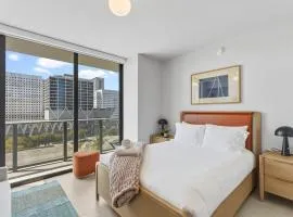 Luxury Downtown Miami Rooftop Pool & Views