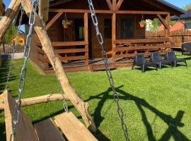Domki pod Dębem, hotel i Wilkasy