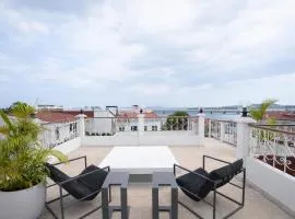 AmazINN Places Private Rooftop and Jacuzzi IX