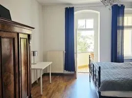 Meisterwerk mit Balkon zum Ufer