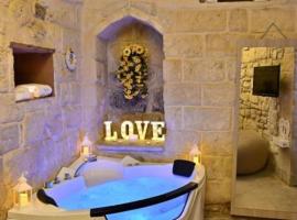 LYon Sinagoga, Hotel in Trani