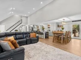 Elegant Family Osterville Retreat Near Dowses Beach