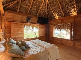 Playa Agua Blanca에 위치한 호텔 VISTAMAR Cabaña a Pie de Playa con palapa privada