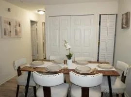 Modern 2bed 2 bath home away from home