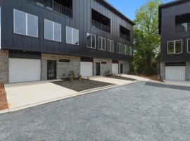 Gardener Loft Close to Silos, Clemson, Greenville - Holiday Home, khách sạn ở Easley