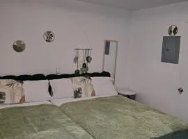 Small's Cozy Rest 9 Efficiency