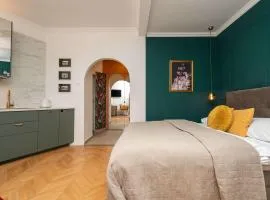 Emerald Boutique & Comfort Studio