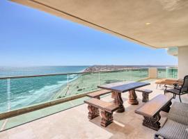 Ocean Wrap Around Oceanfront Balcony at Tessoro, khách sạn ở Las Conchas