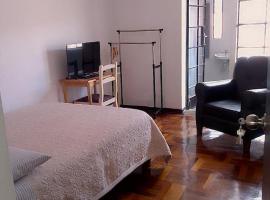 Kasa-4 B&B Family Home, hotel i Huancayo