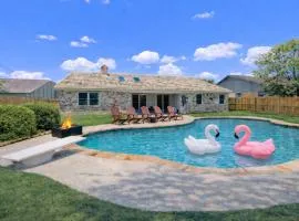 Stylish Villa-Near Stadiums, Large Pool,Pool Table