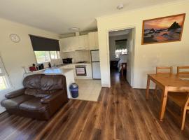 Ideal Melbourne Seaside Home, hotel a Mentone