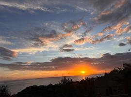 Appartement spacieux vue sur mer, hotel i Vieux-Habitants