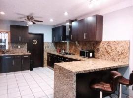 Ivonnesc1 – hotel w mieście Guaymas