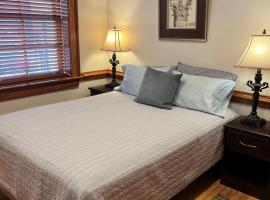 Historic Downtown Condo-1 Bedroom, hotel v mestu New Bern