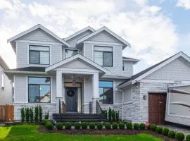 Modern Executive Retreat 3 Bedrooms in Langley
