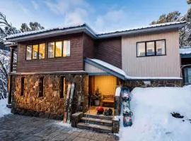 Cosy Mount Buller Alpine Chalet Sleeps 12