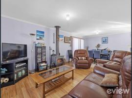 The Classic Island Holiday Home – hotel w mieście Sunset Strip