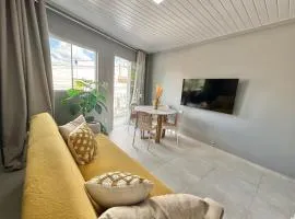 Apto moderno no centro Com Ar e Wi-Fi