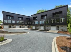 Tigers Friends! 18 mls to Clemson, 737 mls to NYC - Holiday Home, khách sạn ở Easley