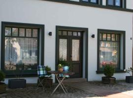 Apartments in Gingst-Insel Ruegen 55104, hotel v mestu Gingst