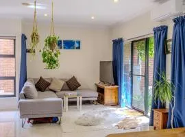Spacious Glenroy Retreat 2BR Townhouse With Parking