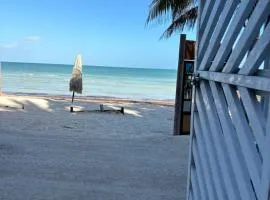 Mittoz House with beach access in Holbox downtown