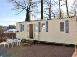 Mobil Home Confort 4 Pers avec Terrasse - API-1-52-1669, Hotel in Rochechouart
