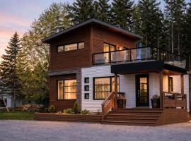 Entre mer et montagne à seulement 2 minutes de marche de la plage, hôtel à Carleton-sur-Mer