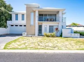 Sea Breeze Villas by Rockingham Apartments