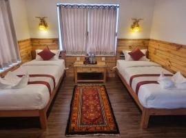 Hotel Sheryang, hotel em Namche