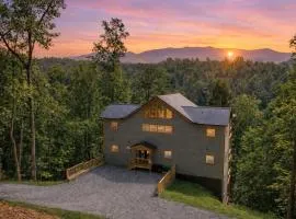 Luxe Mountain Pool Escape by Ghosal Luxury Lodging