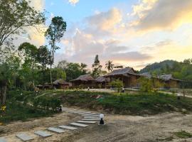 Mook Mellow Hill Bungalows, hotel di Ko Mook