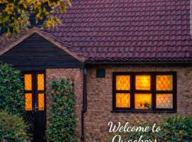 Norfolk Cottage in Seaside village private parking, Hotel in Heacham