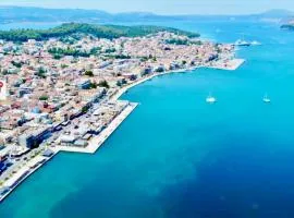 Central Luxurious Retreat