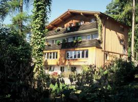 Pension Casa Selva, hotel a Trin