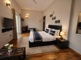 The Amber Signature Vrindavan # A Luxury Apartment With #Lift# Garden # Parking# Ac Rooms# & Elegant interior # Located Inside- Omaxe Eternity Vrindavan