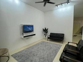 13Homestay, hotel u gradu Batu Kikir