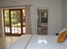 Cycad Lodge, cabin in East London