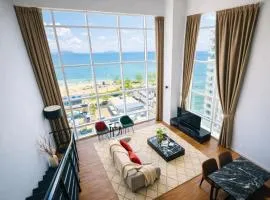 Modern Seaview 2BR Duplex High Floor Heart of George Town 73A