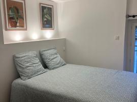 Cœur de village calme Appartement cosy, hotell i Roquemaure