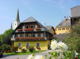 Urlaub am Lacknerhof - Familie Klocker: Liebenfels şehrinde bir havuzlu otel