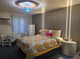 THE NEW STAR MOTEL - 1950s Extended-Stay Lodging and Retreat Center