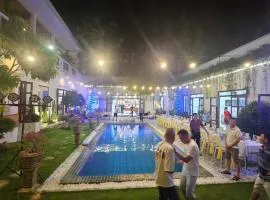 Villa 10 Bedroom 60m To The Sea