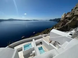 You and Me Suites Oia