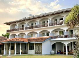 Sri Gemunu Beach Resort, hotel a Unawatuna